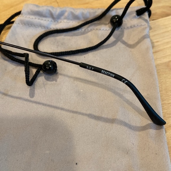 KENNETH COLE REACTION
Pilot Men's Sunglasses - Picture 5 of 5